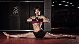 Michelle Waterson feet photo thumbnail