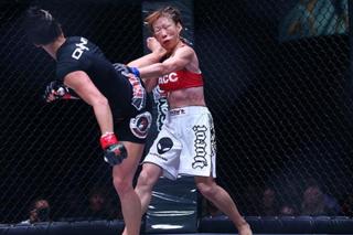 Michelle Waterson feet photo thumbnail