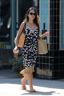 Jordana Brewster feet photo thumbnail