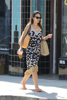 Jordana Brewster feet photo thumbnail