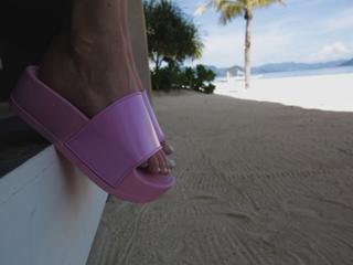 Blanca Suárez feet photo thumbnail