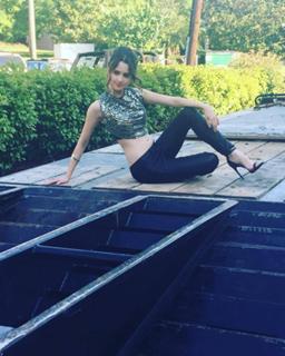 Laura Marano feet photo thumbnail
