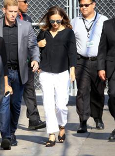 Natalie Portman feet photo thumbnail