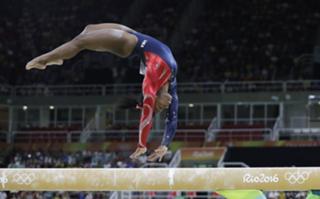 Simone Biles feet photo thumbnail