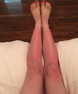 Elle Fanning feet photo thumbnail