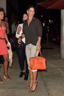 Nicole Murphy feet photo thumbnail