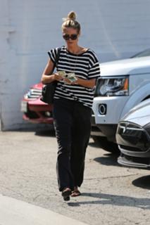 Heidi Klum feet photo thumbnail