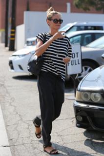 Heidi Klum feet photo thumbnail