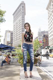Laura Marano feet photo thumbnail