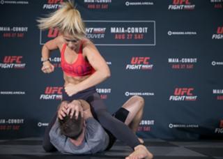 Paige VanZant feet photo thumbnail
