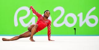 Simone Biles feet photo thumbnail