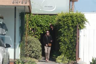 Ellen Pompeo feet photo thumbnail