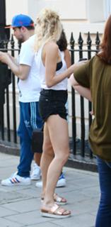 Pixie Lott feet photo thumbnail