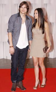 Demi Moore feet photo thumbnail