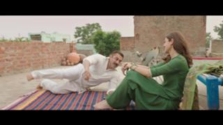 Anushka Sharma feet photo thumbnail