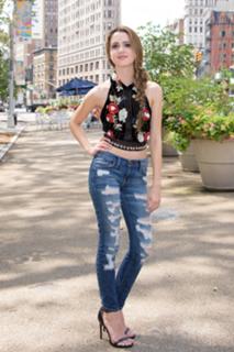 Laura Marano feet photo thumbnail