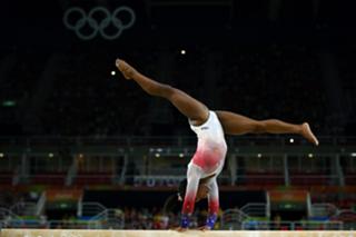 Simone Biles feet photo thumbnail