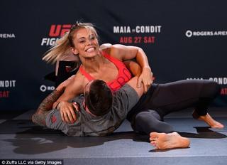 Paige VanZant feet photo thumbnail