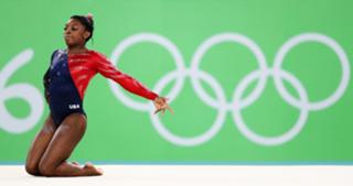 Simone Biles feet photo thumbnail