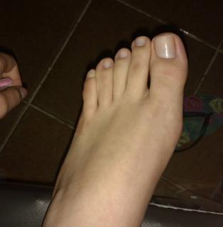 Isa Pes feet photo thumbnail
