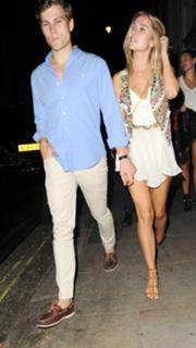 Kimberley Garner feet photo thumbnail