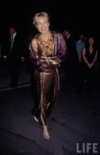 Sharon Stone feet photo thumbnail