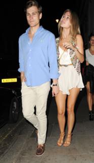 Kimberley Garner feet photo thumbnail