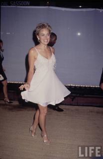 Sharon Stone feet photo thumbnail