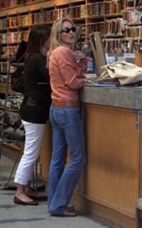 Sharon Stone feet photo thumbnail