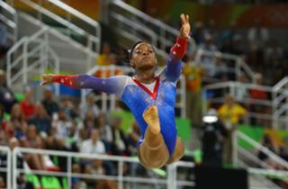 Simone Biles feet photo thumbnail