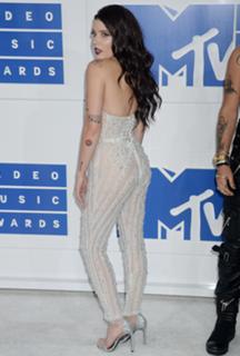 Halsey feet photo thumbnail