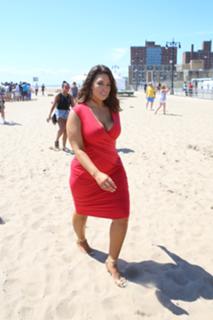 Ashley Graham feet photo thumbnail