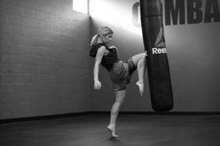 Paige VanZant feet photo thumbnail