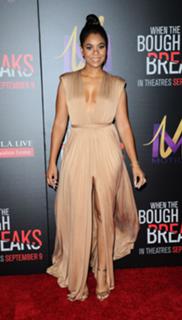 Regina Hall feet photo thumbnail