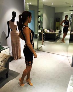 Melanie Sykes feet photo thumbnail