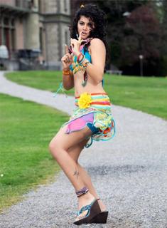 Taapsee Pannu feet photo thumbnail