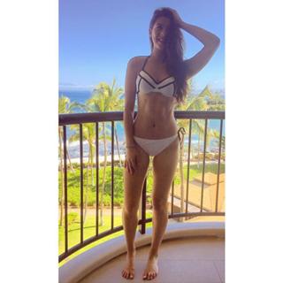 Kira Kosarin feet photo thumbnail