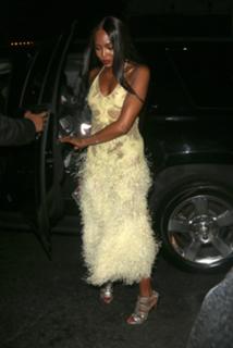 Naomi Campbell feet photo thumbnail