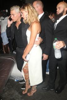 Hailey Bieber feet photo thumbnail
