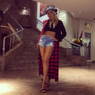 Dorota Rabczewska feet photo thumbnail