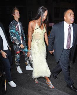 Naomi Campbell feet photo thumbnail