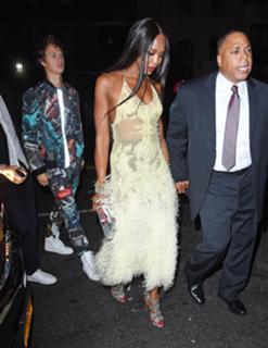 Naomi Campbell feet photo thumbnail