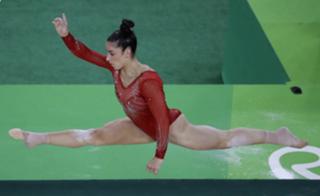 Aly Raisman feet photo thumbnail