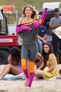 AnnaLynne McCord feet photo thumbnail