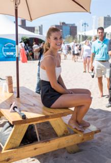 Nina Agdal feet photo thumbnail