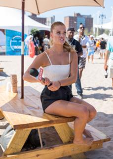 Nina Agdal feet photo thumbnail