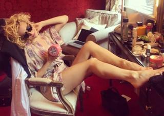 Pixie Lott feet photo thumbnail