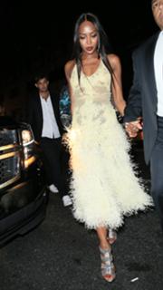 Naomi Campbell feet photo thumbnail