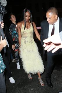 Naomi Campbell feet photo thumbnail