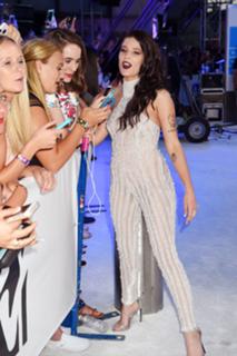Halsey feet photo thumbnail